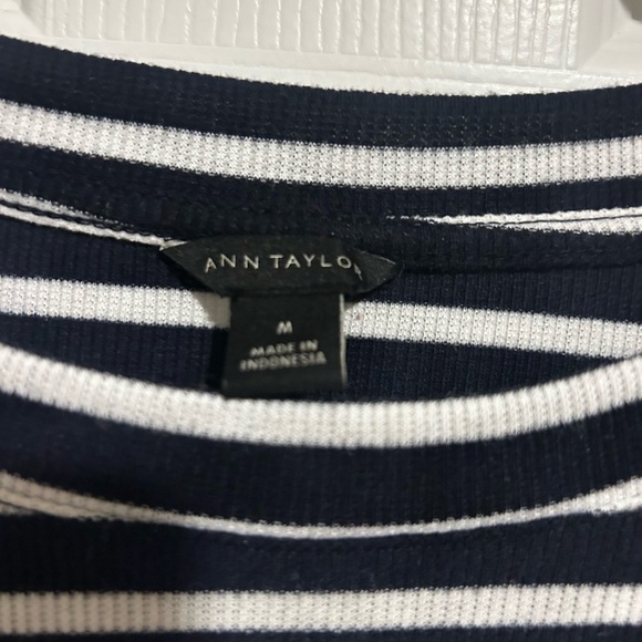 Ann Taylor Women’s Black and White Striped Long Sleeve Top Size Medium - Picture 4 of 6